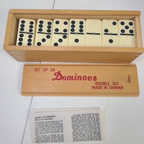 set of 28 Dominoes game  in wood box double six - Picture 2 of 3